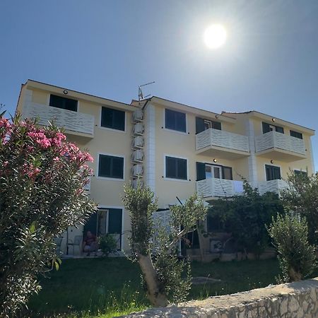 Apartmani Lovren Новалья Экстерьер фото