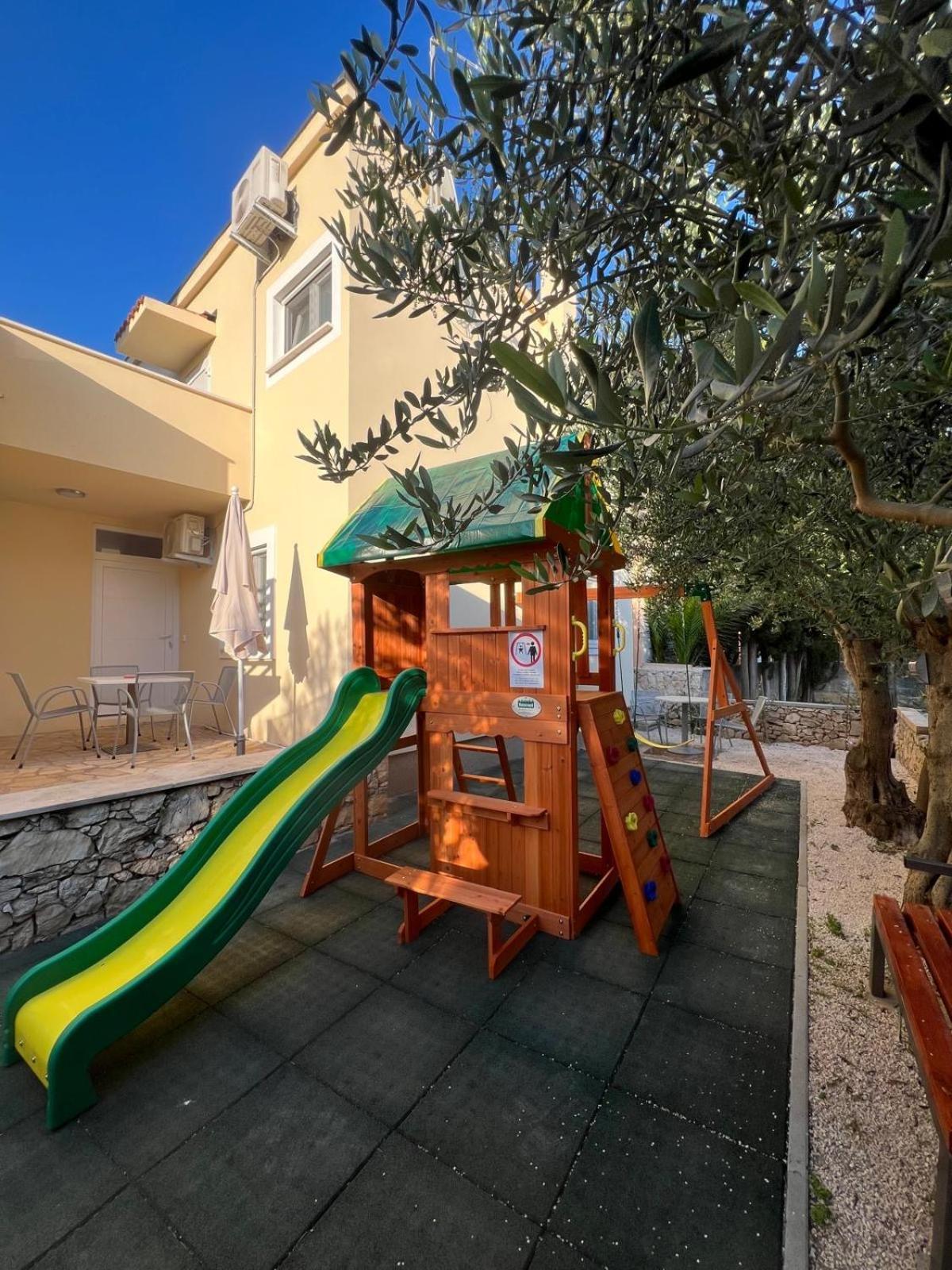 Apartmani Lovren Новалья Экстерьер фото